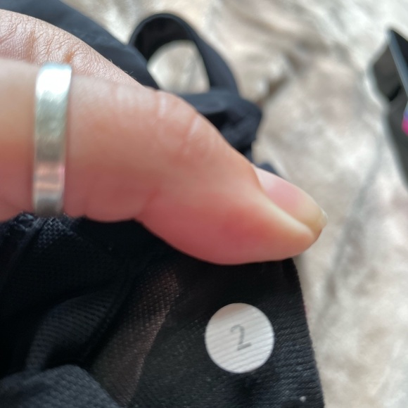 Lululemon black tank top size 2 - Picture 5 of 6